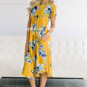 NWT Floral Midi Dress, NeeSees Dresses Boutique